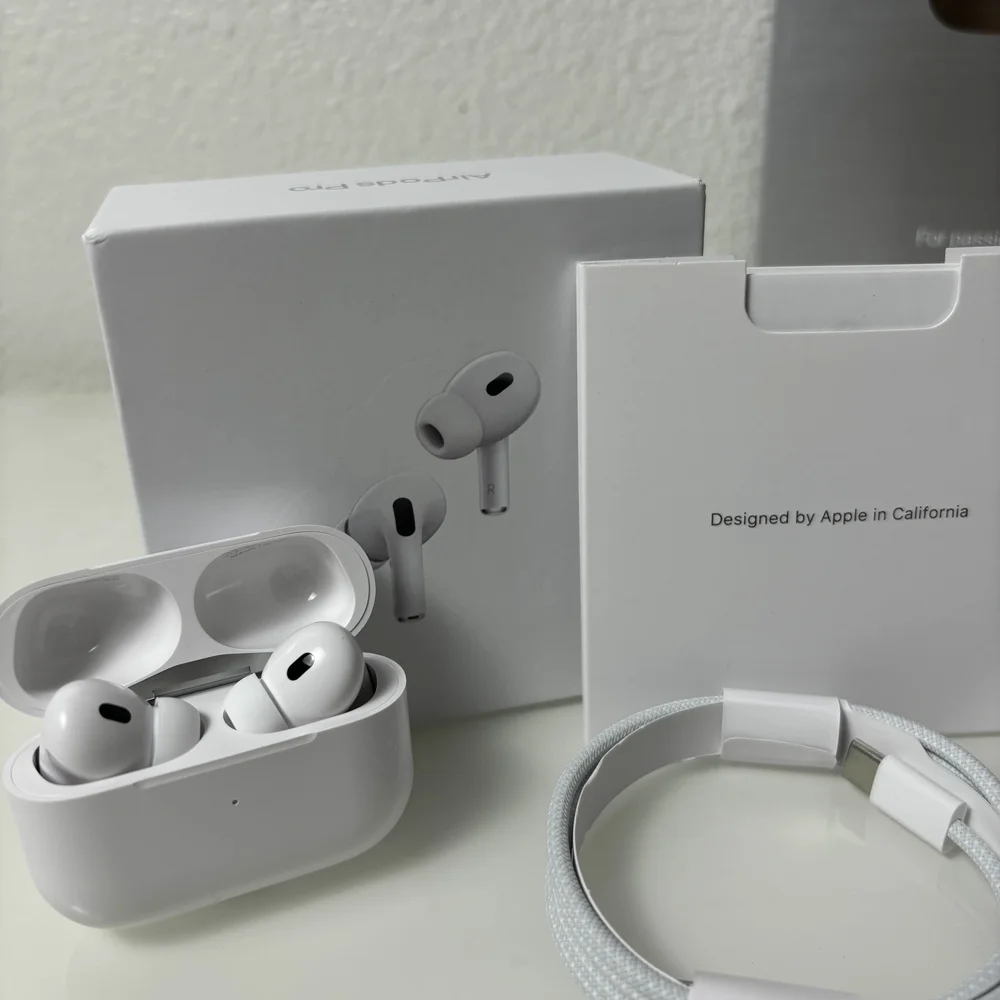 Wireless Earbuds with Charging Case - White